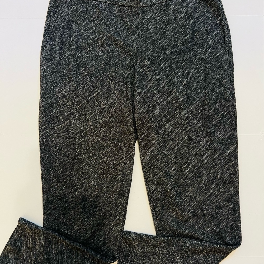 Eileen Fisher Sz S tapered leg pants. Black/white.